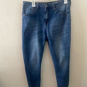 Juniors jeans